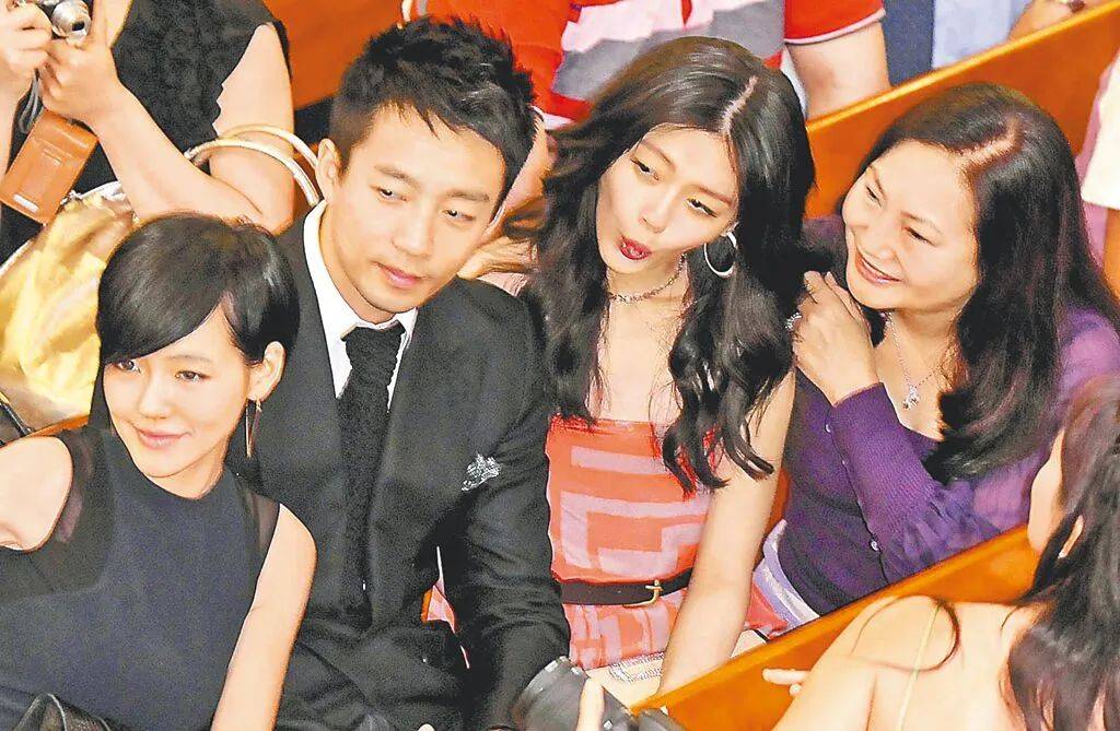 汪小菲为避媒体6天没出门<strong></p>
<p>幕币</strong>,与S妈打视频官司争遗产