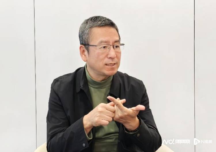 白岩松呼吁提高年轻人个税起征点<strong></p>
<p>币币交易源码</strong>,保障灵活就业者社保不断线