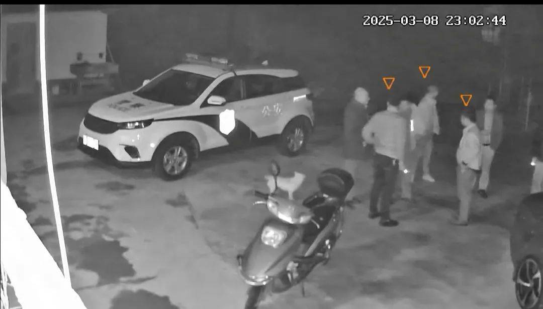 因思念在外务工妈妈<strong></p>
<p>币圈9月4号</strong>,8岁姐姐和4岁弟弟带零食手电“去旅行”失联,江西警方连夜搜寻