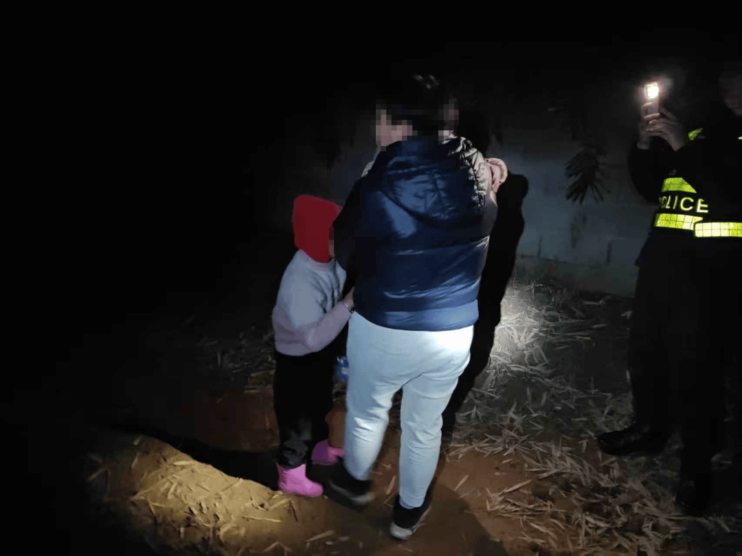 因思念在外务工妈妈<strong></p>
<p>币圈9月4号</strong>,8岁姐姐和4岁弟弟带零食手电“去旅行”失联,江西警方连夜搜寻