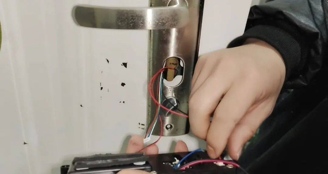 这室友靠谱!长沙一学生花80元为宿舍自制指纹锁:从小喜欢捣鼓<strong></p>
<p>币圈9月4号</strong>,做出来感觉特别爽