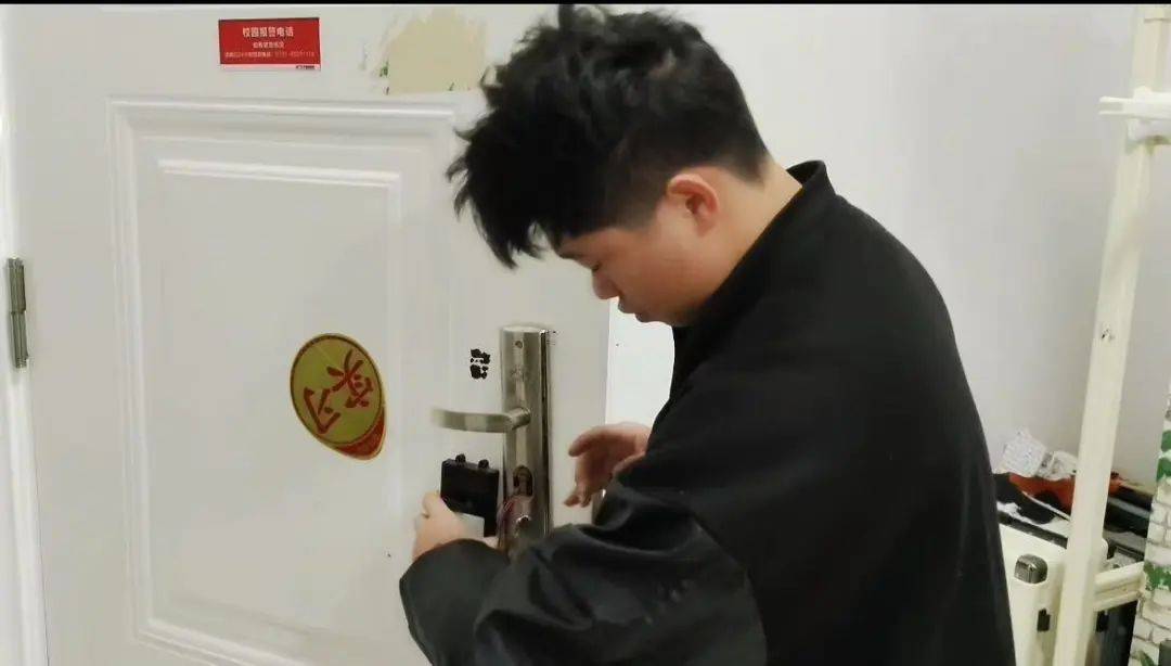 这室友靠谱!长沙一学生花80元为宿舍自制指纹锁:从小喜欢捣鼓<strong></p>
<p>币圈9月4号</strong>,做出来感觉特别爽