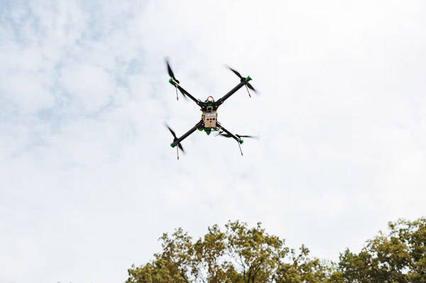 “在无人机技术上<strong></p>
<p>币圈割韭菜</strong>,还没有一家美国公司能跟得上乌克兰”