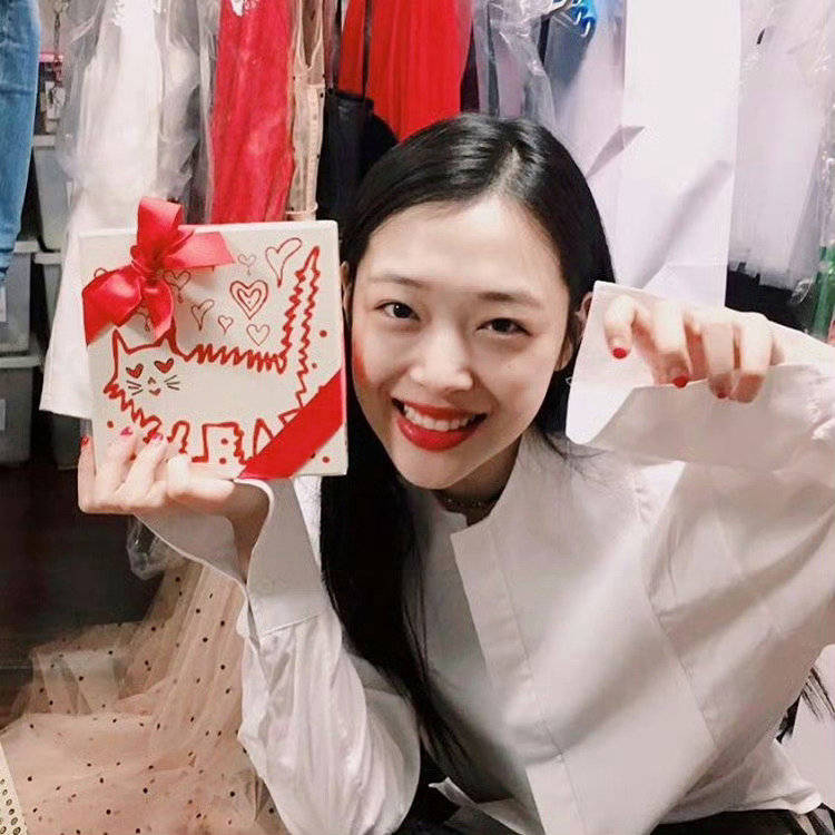 金赛纶、辉星、具荷拉、雪莉……韩国娱乐圈为何命案频发<strong></p>
<p>币圈割韭菜</strong>？