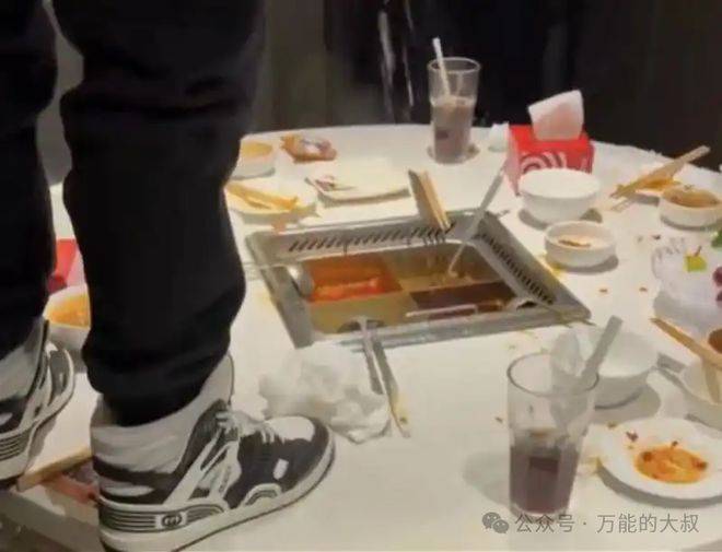 “魔童尿海”大反转<strong></p>
<p>币圈割韭菜</strong>！海底捞被抵制错在太“滥情”