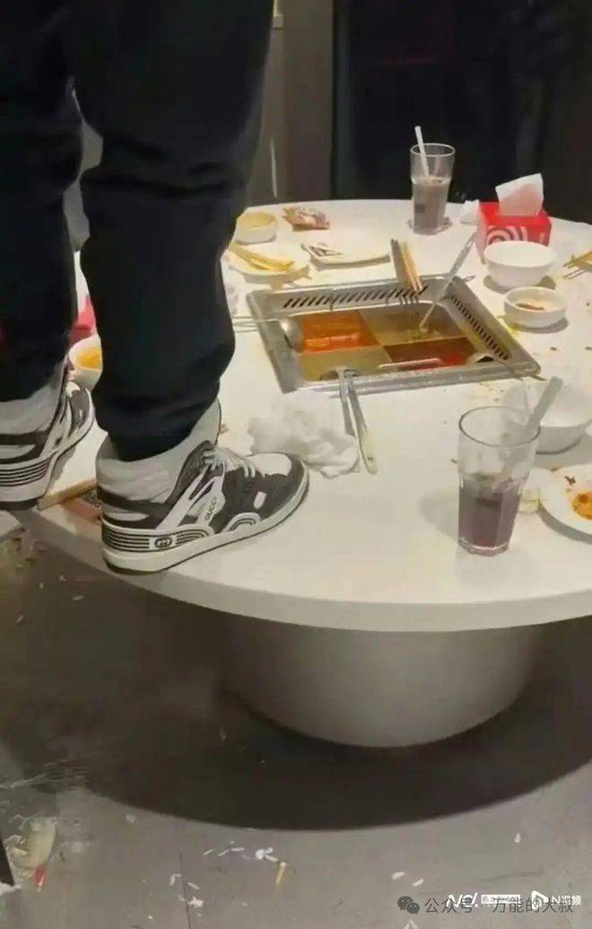 “魔童尿海”大反转<strong></p>
<p>币圈割韭菜</strong>！海底捞被抵制错在太“滥情”