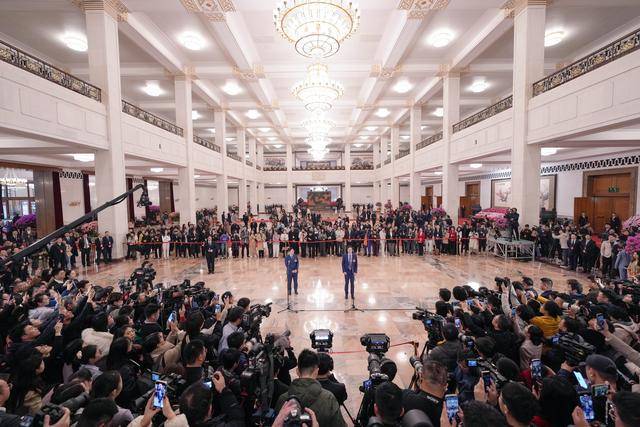 新华视点|全国两会“三大通道”聚焦这些“大事小情”