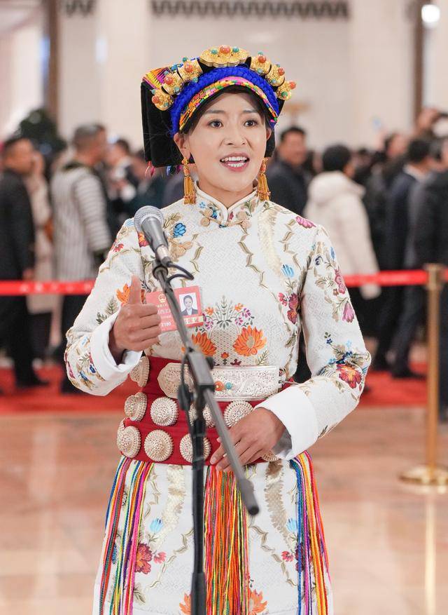 新华视点|全国两会“三大通道”聚焦这些“大事小情”