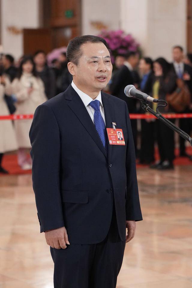 新华视点|全国两会“三大通道”聚焦这些“大事小情”