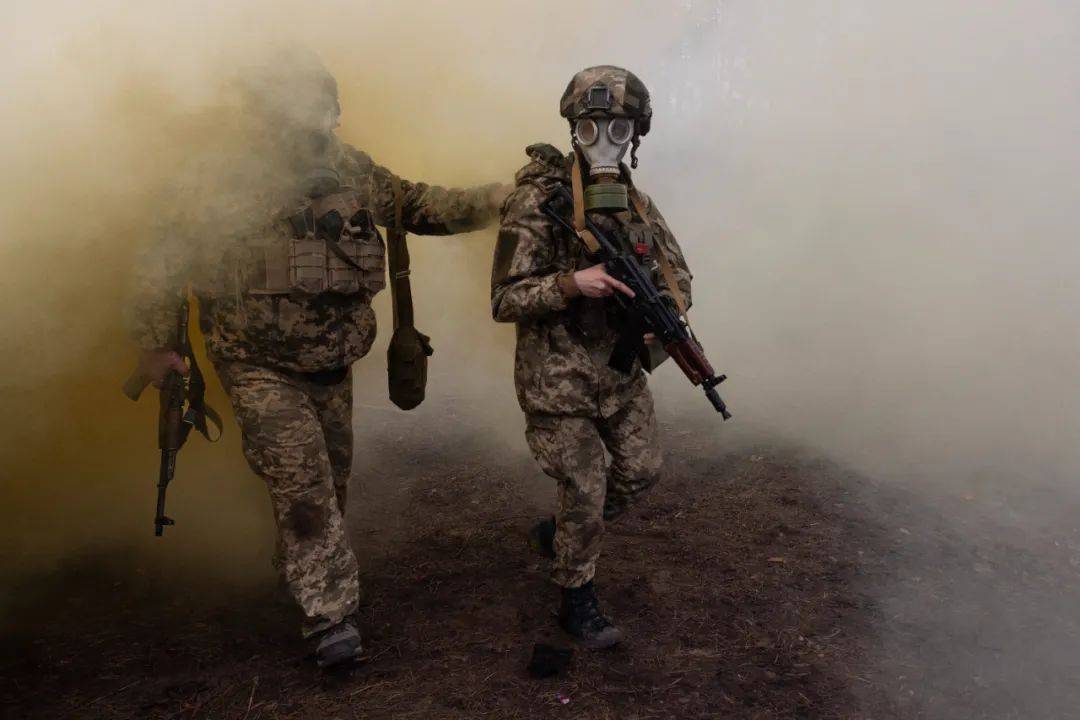 俄军发动大规模袭击<strong></p>
<p>ig币</strong>!