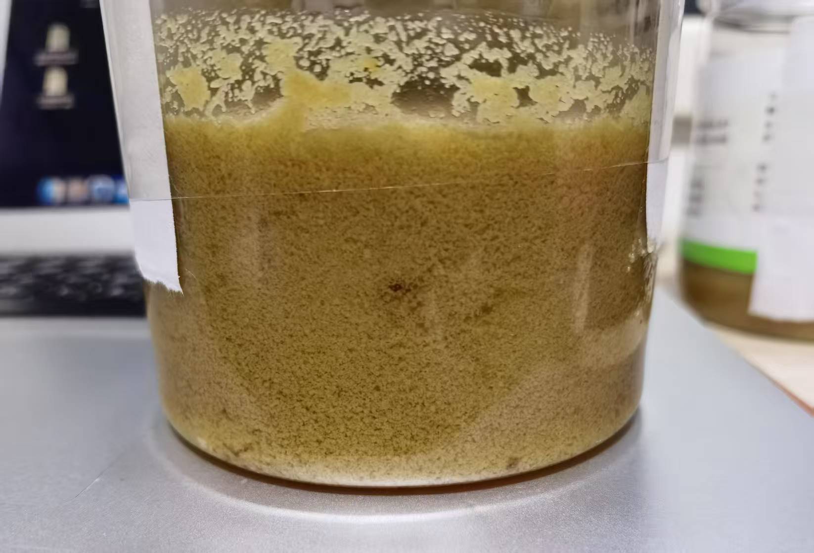 卧底华莱士两家门店：过期食材换签续命<strong></p>
<p>ig币</strong>，炸油酸价超标易引腹泻