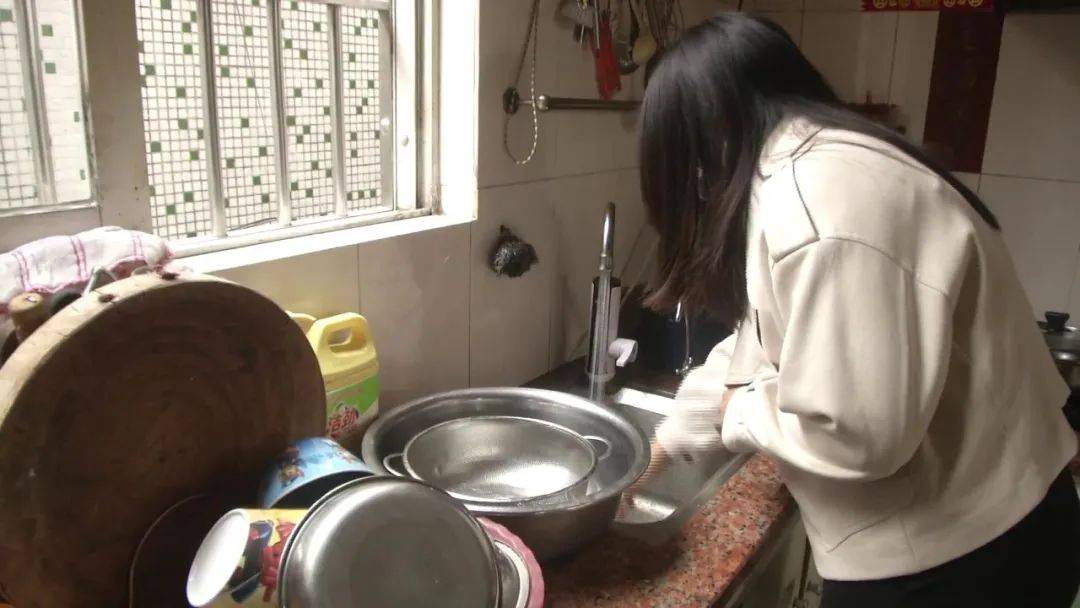 相隔几条街<strong></p>
<p>狮子币</strong>，佛山两户人家竟互交水费16年！其中1户要补1.2万元？