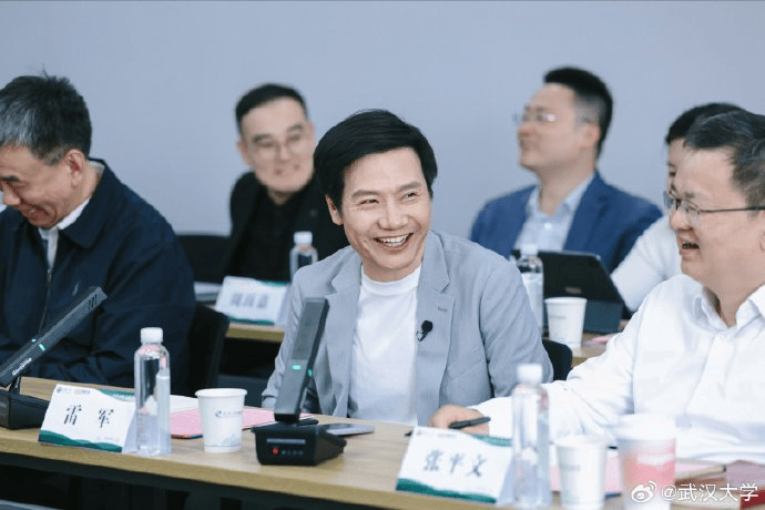 雷军回应如何保持好身材:英语不好已经让母校“蒙羞”<strong></p>
<p>币掌柜</strong>,不能再形象欠佳