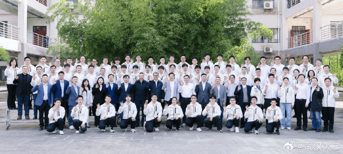 雷军回应如何保持好身材:英语不好已经让母校“蒙羞”<strong></p>
<p>币掌柜</strong>,不能再形象欠佳