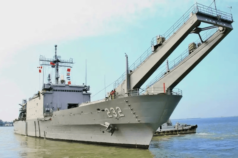 台军称台坦克登陆舰和大陆渔船相撞 渔船跑<strong></p>
<p>币乎行情</strong>了