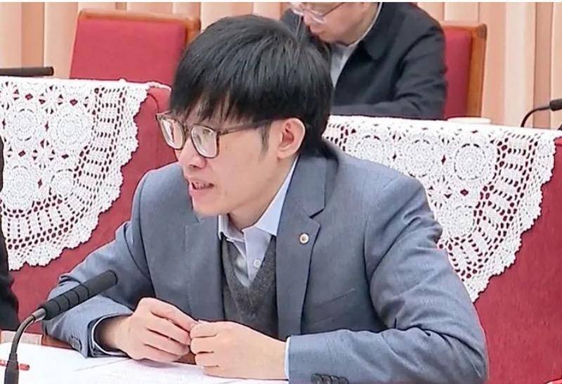 DeepSeek创始人梁文锋首登全球富豪榜<strong></p>
<p>每日币抢</strong>!好友称其低调