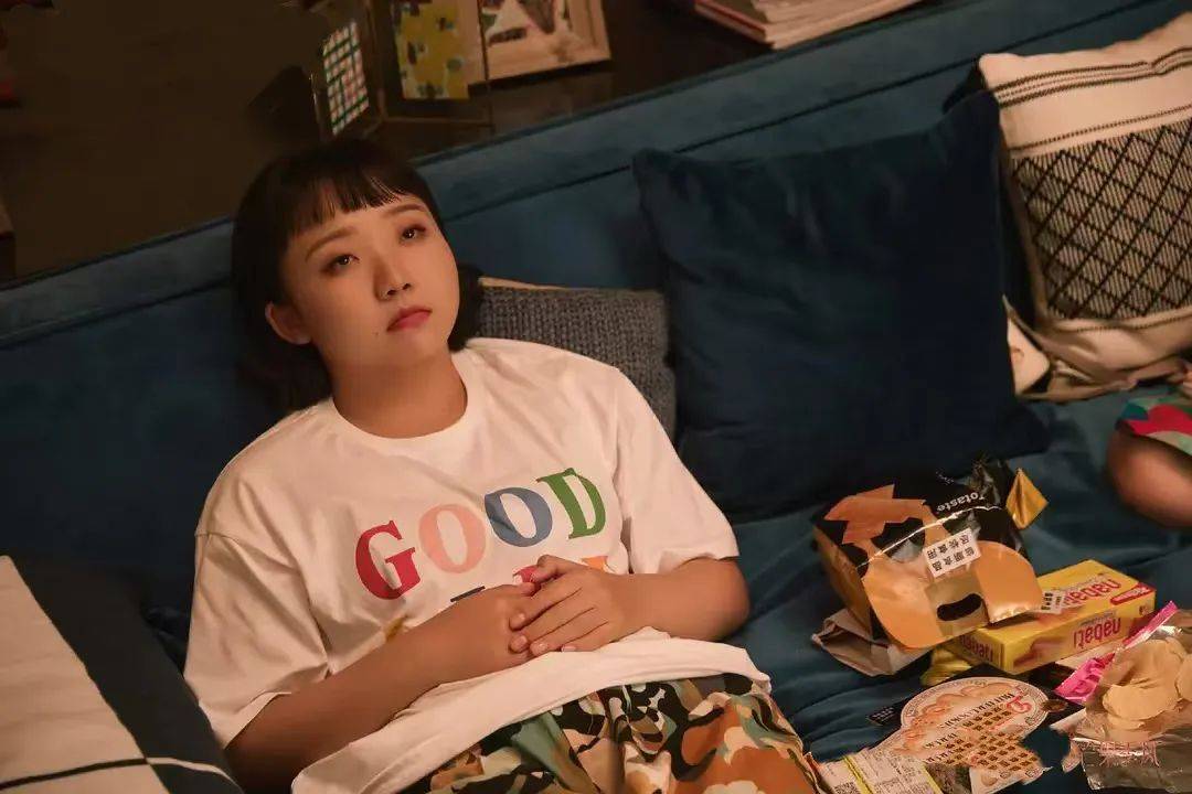 一个月只花30元<strong></p>
<p>孪生币</strong>,985毕业生挤满躺平赛道