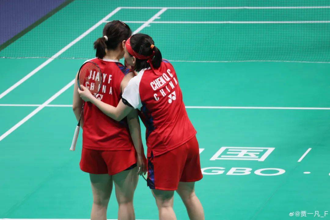 奥运冠军贾一凡被挤断指甲<strong></p>
<p>孪生币</strong>,本人发声:大家理智追星