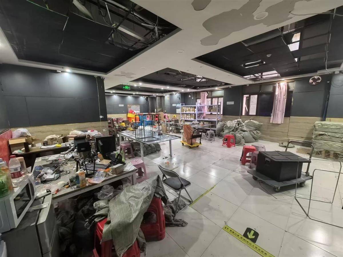 他发出的81万件快递全是电诈卡片<strong></p>
<p>全自动炒币软件</strong>！武汉江岸警方破获特大诈骗案