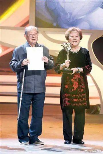 突传消息<strong></p>
<p>全自动炒币软件</strong>！著名女演员去世！作品家喻户晓