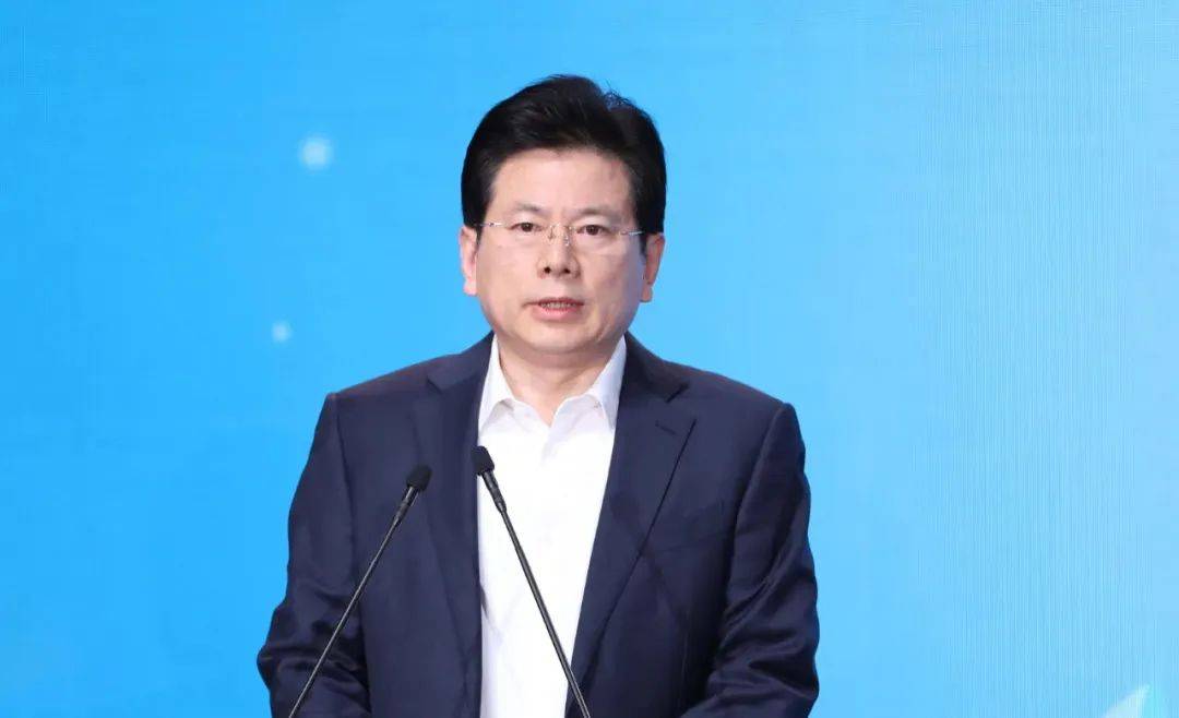 张建春<strong></p>
<p>币事</strong>,非法收受巨额财物