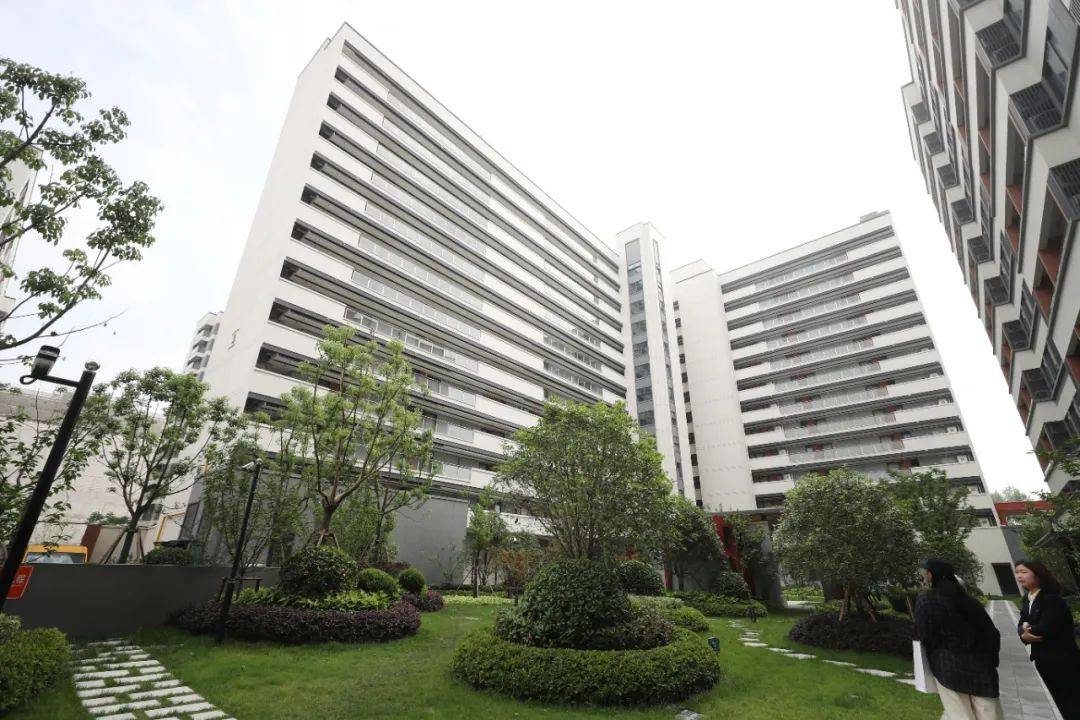 一二线城市房租普降<strong></p>
<p>佛系炒币</strong>，房东主动降200留我