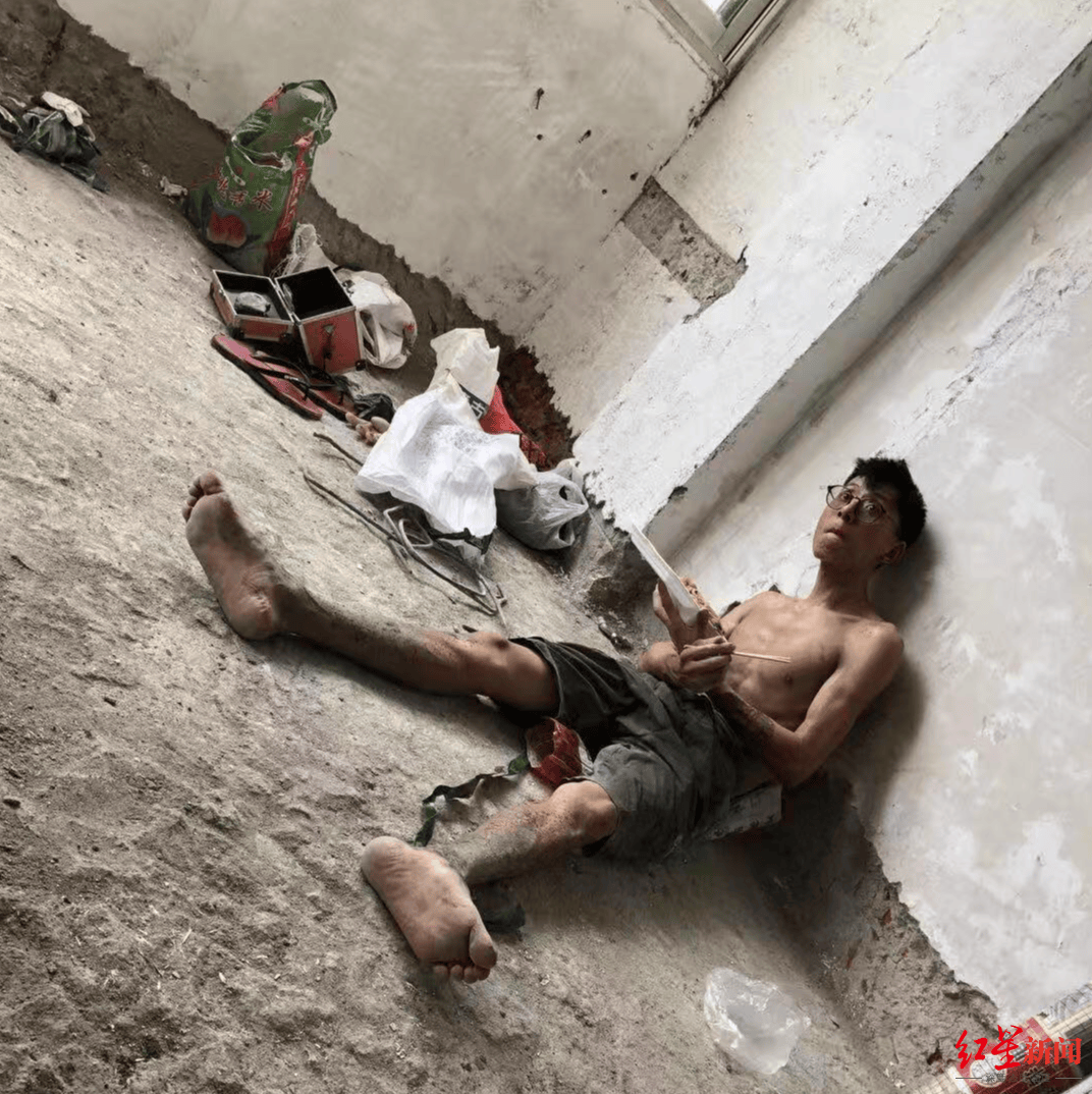 小伙搬砖9年攒200万<strong></p>
<p>第三套人命币</strong>,修别墅买车:宁愿不要这些钱,若时间倒流想好好读书