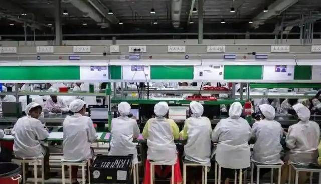 万斯携妻访印<strong></p>
<p>第三套人命币</strong>，可不是“回娘家”那么简单……