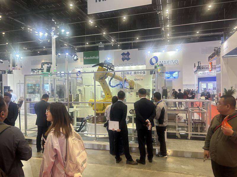 31万平方米<strong></p>
<p>第三套人命币</strong>!北京史上最大规模展会今天开展