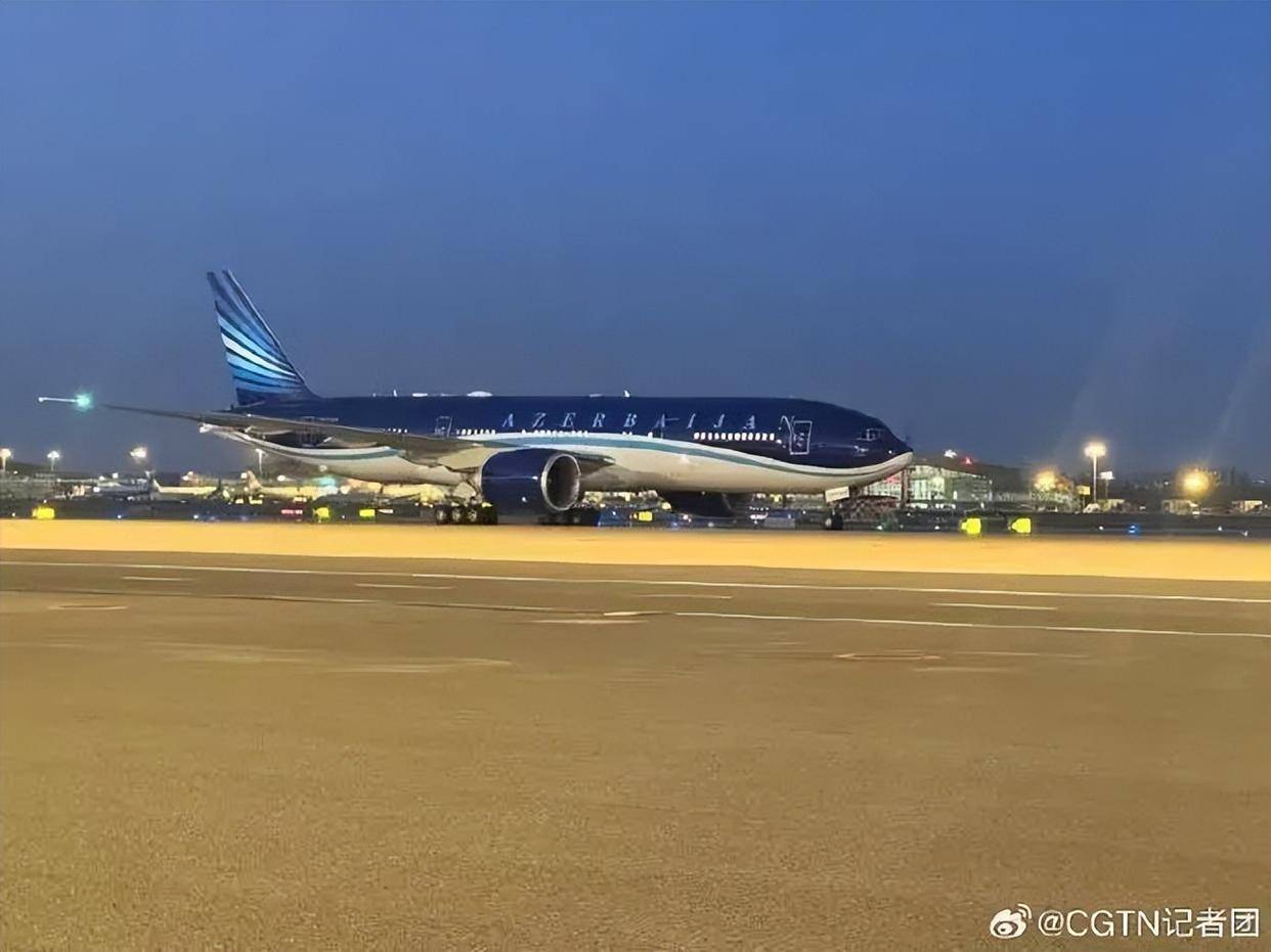 今晚<strong></p>
<p>大学生炒币</strong>，两国总统乘机抵京