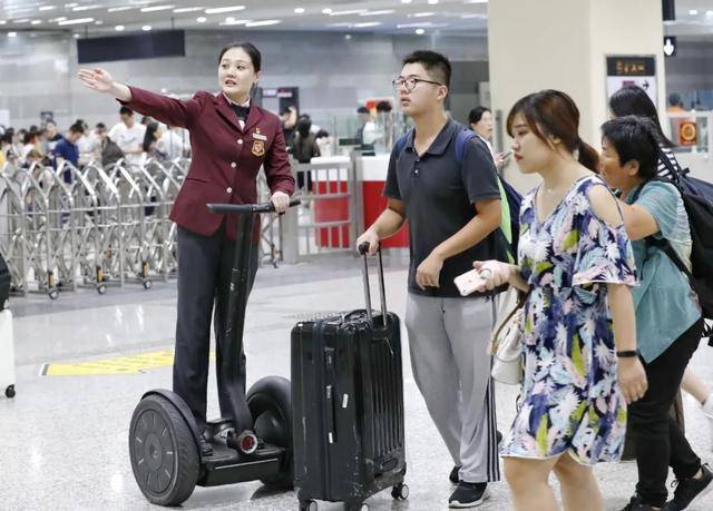 “地铁女哪吒”高煜：脚踩“流星轮”穿梭站厅第一人