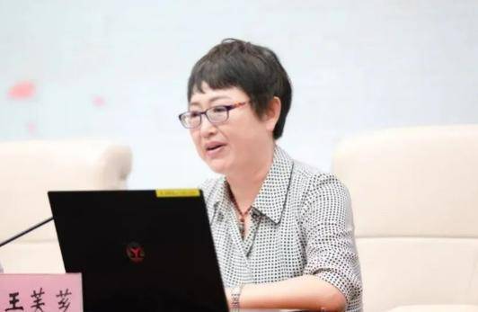 吉林一女官员被查!当过扫黑办主任<strong></p>
<p>每日币圈</strong>,她曾说“吃人家的嘴短,拿人家的手短”