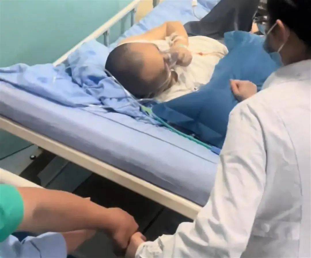 突发讣告！他已去世<strong></p>
<p>叁币财经</strong>，从确诊到离世仅1个月！