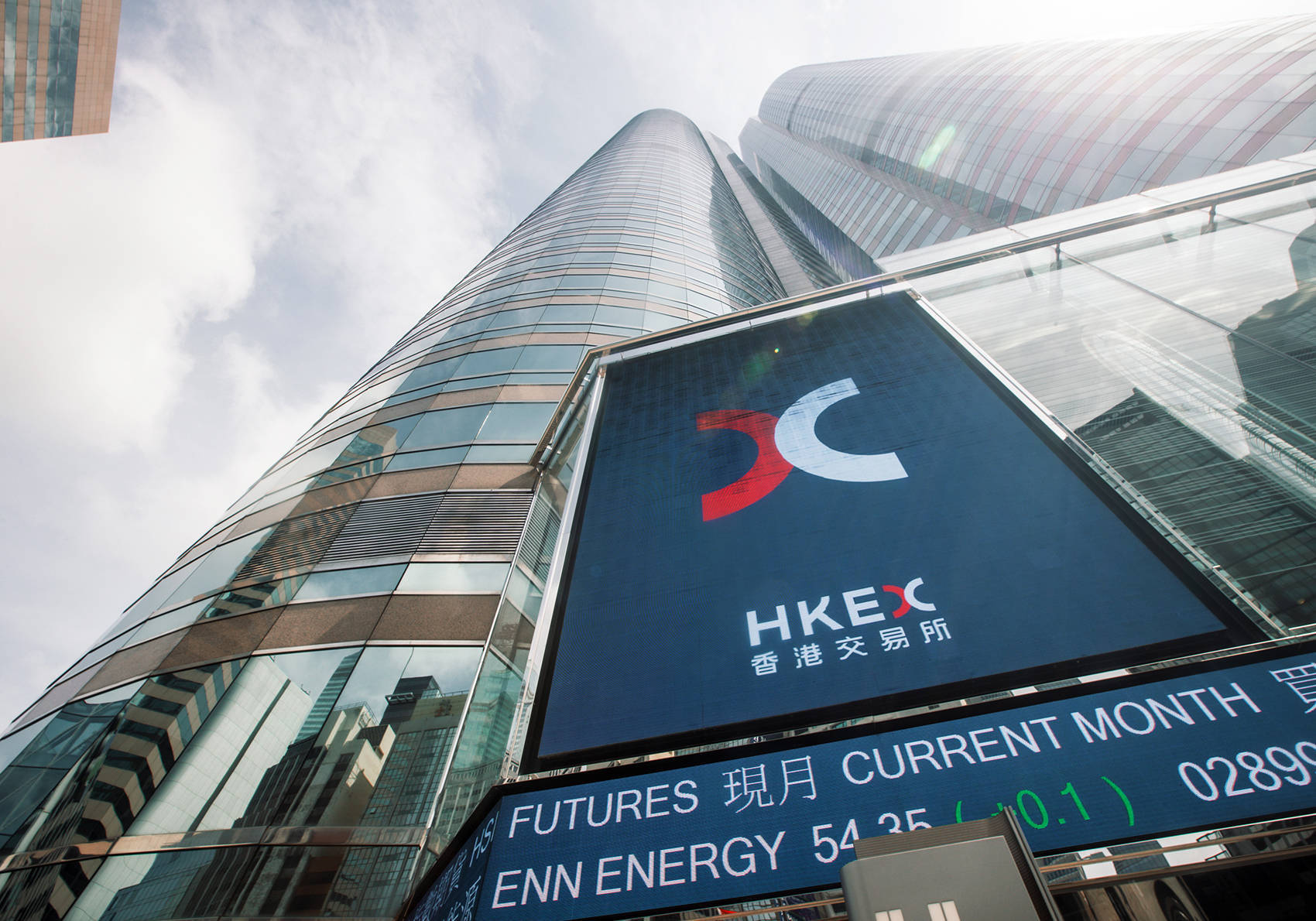 创纪录!香港再出手<strong></p>
<p>叁币财经</strong>,卖出605亿港元!发生了什么?