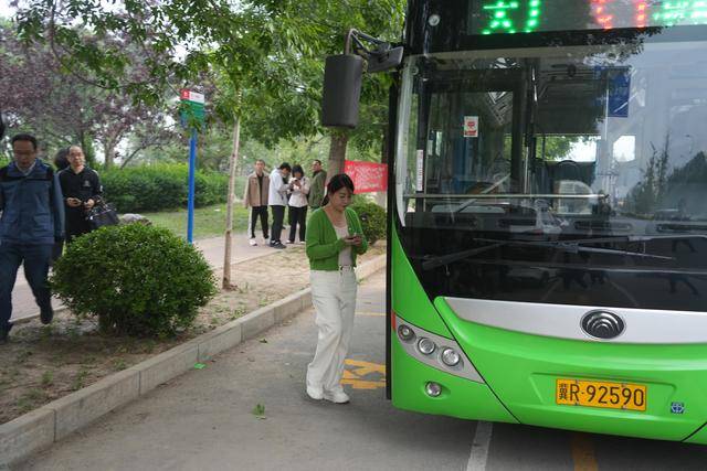 今晨<strong></p>
<p>刷视频趣币</strong>，北京首条外埠进京公交线开通运营