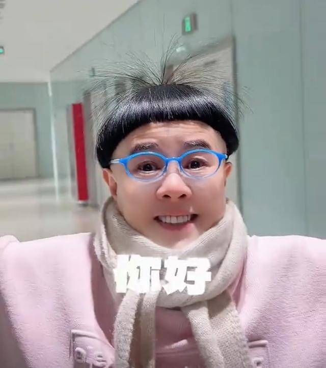 金龟子女儿1分钟视频报价15万!回应“蹭流量”:我妈努力一辈子<strong></p>
<p>莱币网</strong>,不就是让我蹭吗?