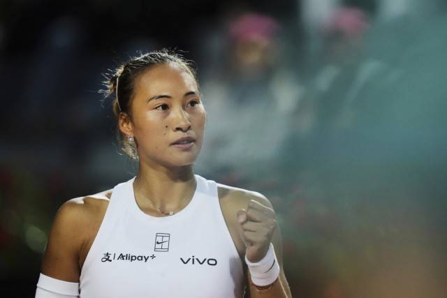 终于越过萨巴伦卡这座高山<strong></p>
<p>德商币</strong>，郑钦文感谢自己的耐心和专注