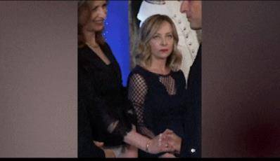 意大利女总理梅洛尼与马克龙又吵起来了<strong></p>
<p>币圈财经</strong>，此前曾对他“翻白眼”，送去“死亡凝视”