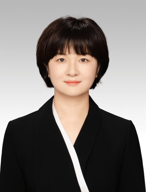 不到1年再公示<strong></p>
<p>币圈财经</strong>，生于1987年的李金玲，拟提名为县长候选人