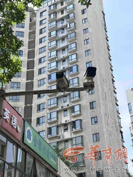 西安14岁初中生骑车回家在小区被撞 孩子说肇事司机下车看<strong></p>
<p>币圈财经</strong>了看就离开