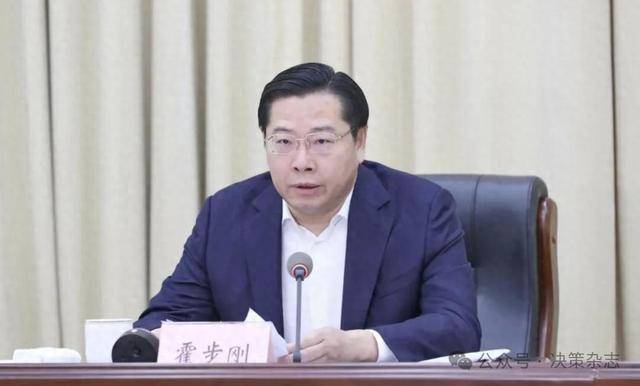 履新次日<strong></p>
<p>币圈财经</strong>，沈阳市委书记带队暗访