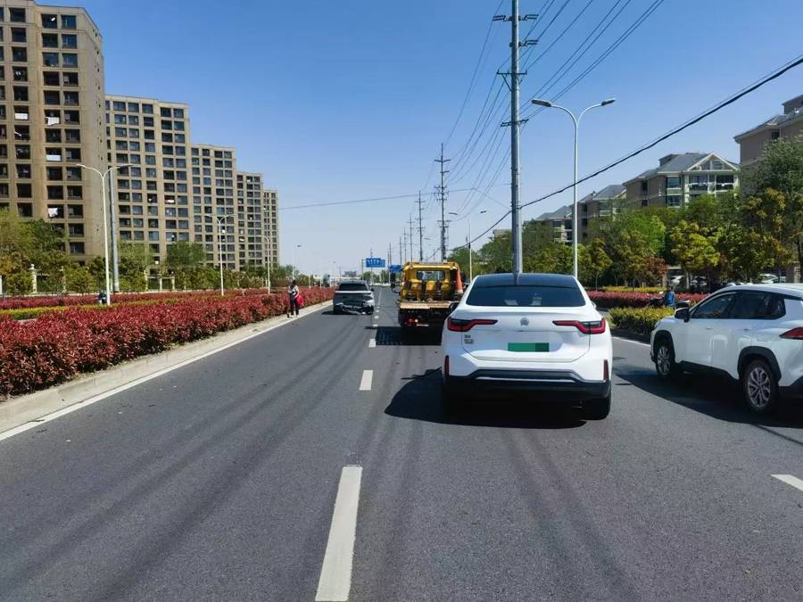 昏睡一夜自信认为酒已醒<strong></p>
<p>炒币在哪里炒呢</strong>，上路接连撞了3辆车