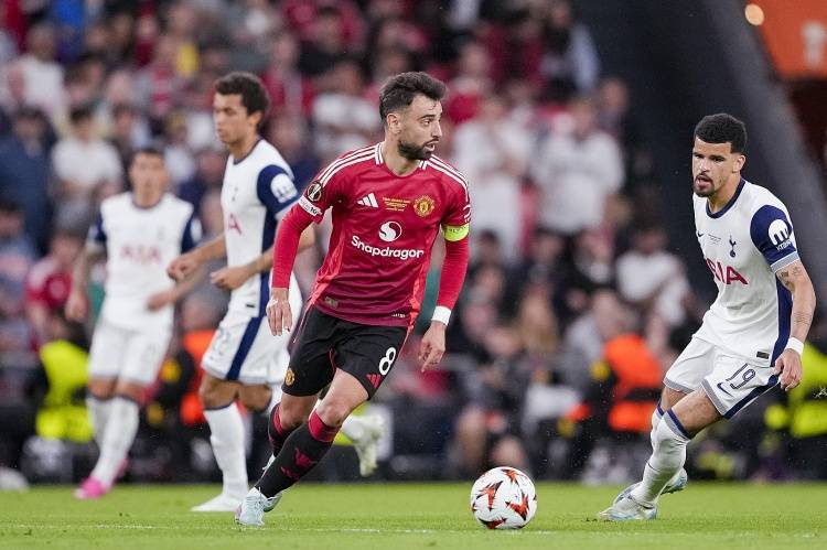 B费：曼联这个赛季是失败的<strong></p>
<p>红币网</strong>，球队全体成员赛后都应该进行反思