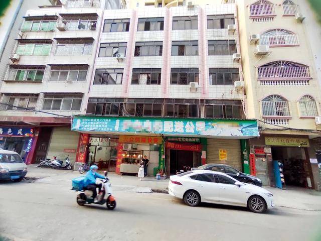 “小官巨贪校长”<strong></p>
<p>红币网</strong>，让乡镇初中生吃不饱