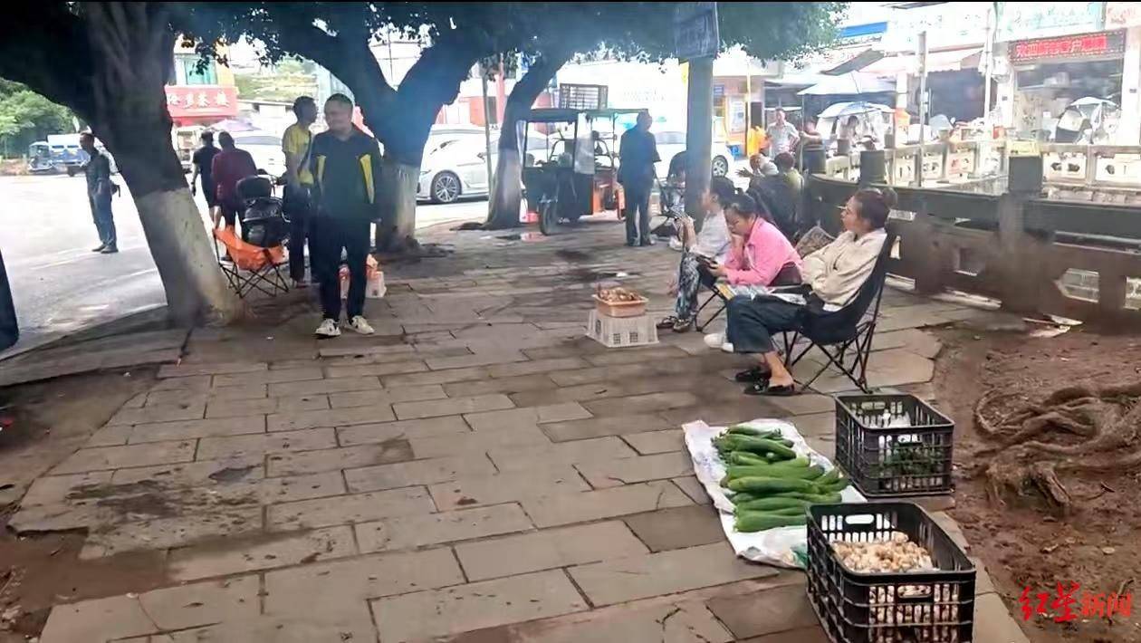 “天价”鸡枞调查:最贵卖到1800元/公斤!雨水少致产量低<strong></p>
<p>飞猪</strong>,多地价高客少