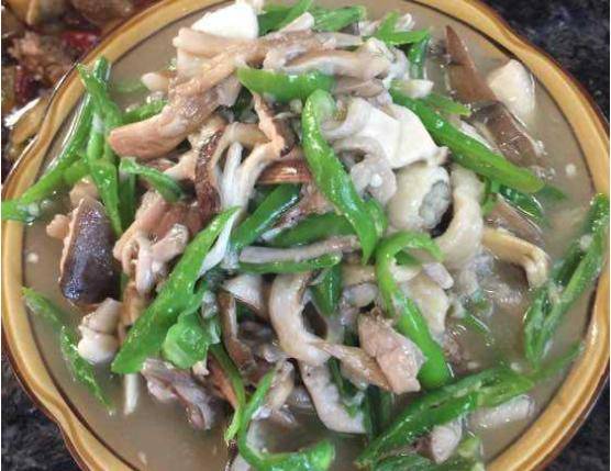 “天价”鸡枞调查:最贵卖到1800元/公斤!雨水少致产量低<strong></p>
<p>飞猪</strong>,多地价高客少