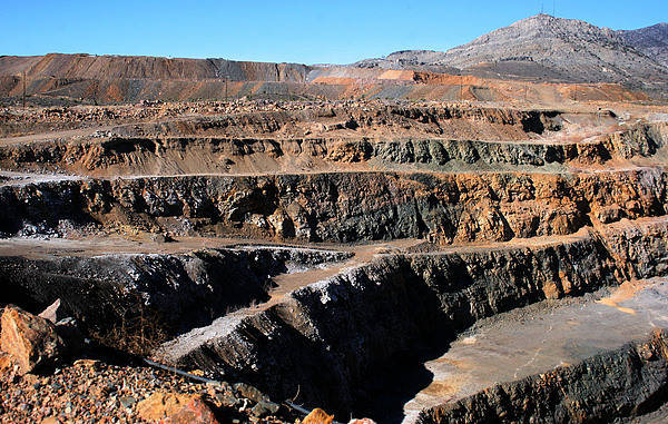 “美国想摆脱中国稀土还要十年<strong></p>
<p>上哪里买币</strong>，中国已造出多数美国芯片替代品”