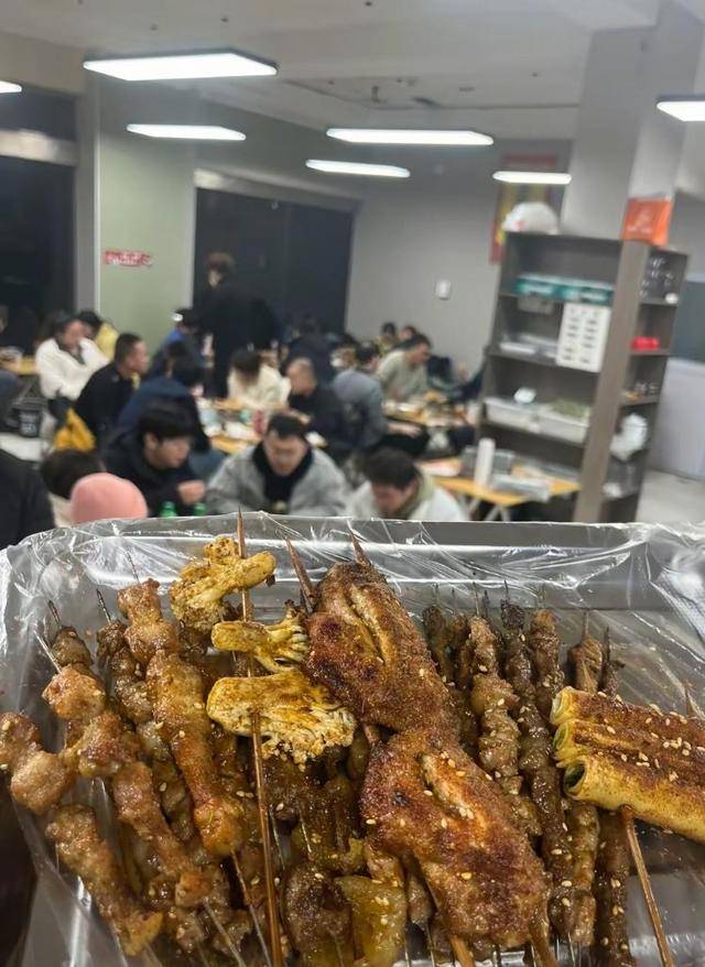 常州一烧烤店花10万赞助苏超<strong></p>
<p>丝路币</strong>,因系唯一个体赞助商爆火,附近商户:之前生意一直好