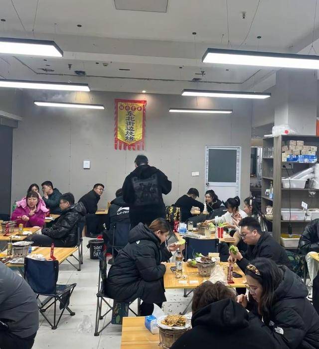 常州一烧烤店花10万赞助苏超<strong></p>
<p>丝路币</strong>,因系唯一个体赞助商爆火,附近商户:之前生意一直好