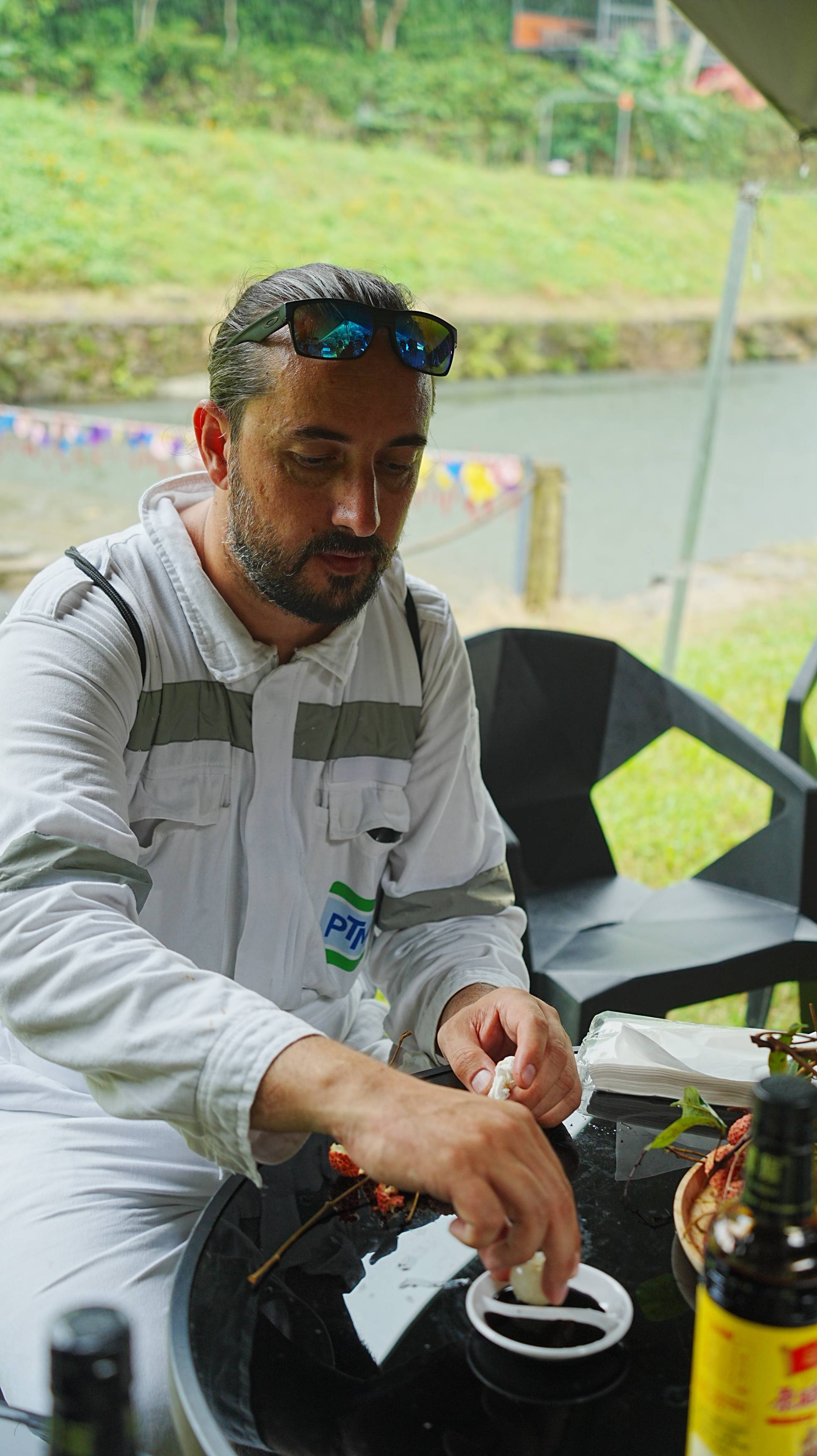 “第一次吃<strong></p>
<p>丝路币</strong>，像吃葡萄！”外籍船员在惠州品尝荔枝